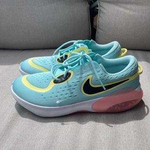 Nike Joyride glacier sneaker